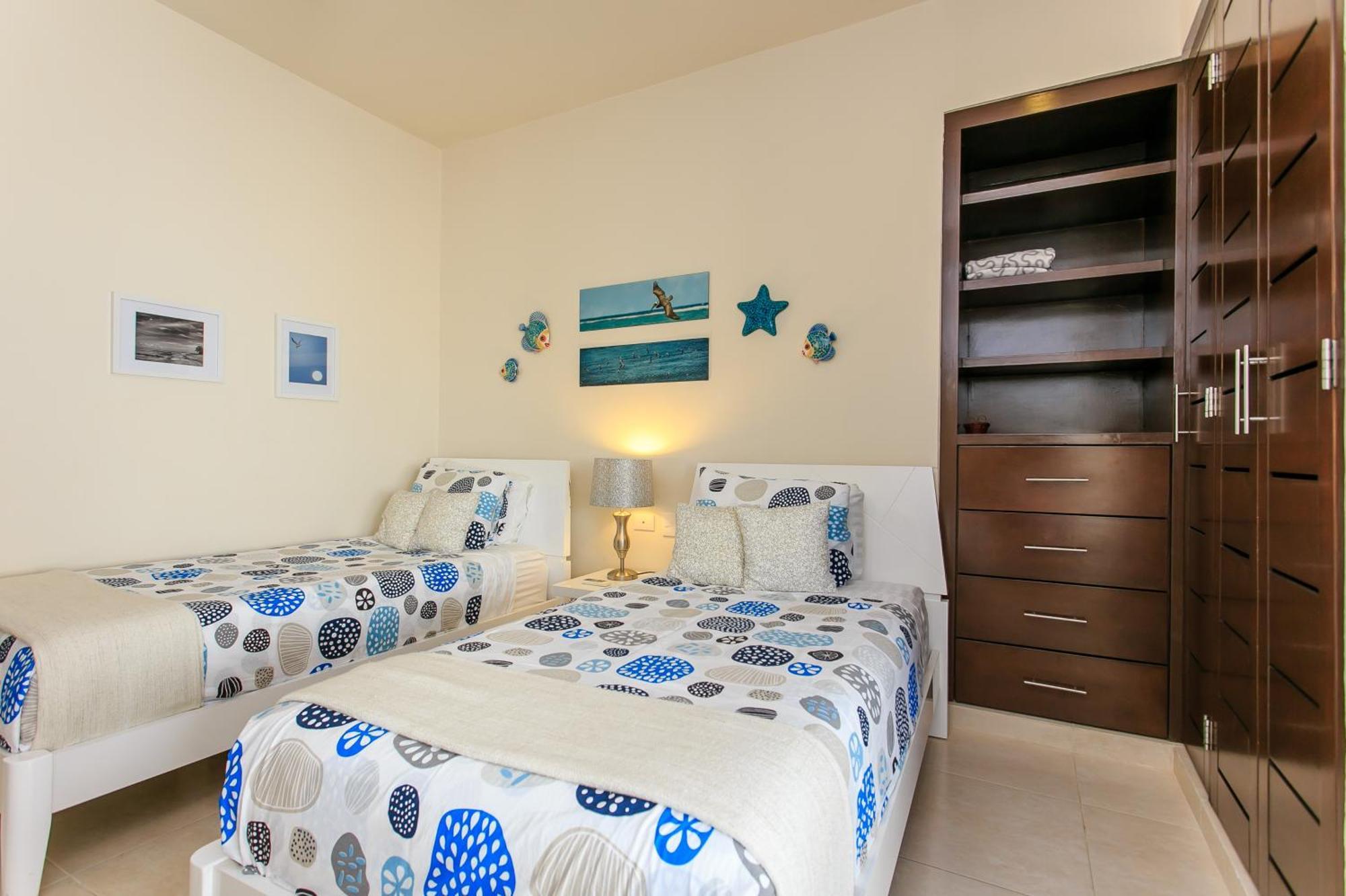 Luzera - With Ample Private Roof & Jacuzzi & Bbq *